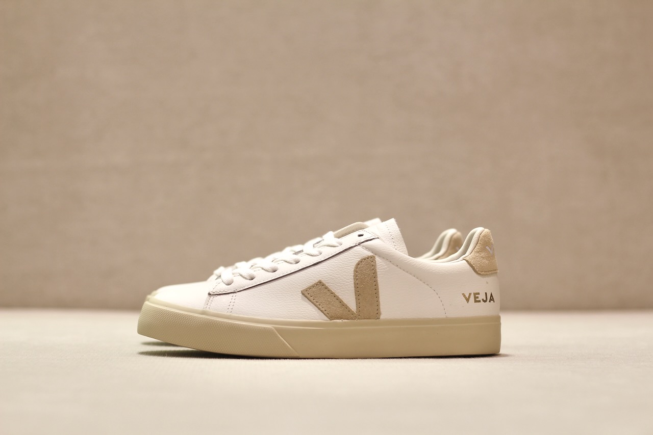 Veja Campo Leather Extra White  Almond
