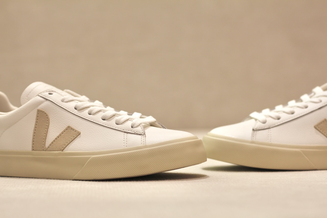 Veja Campo Leather Extra White Almond