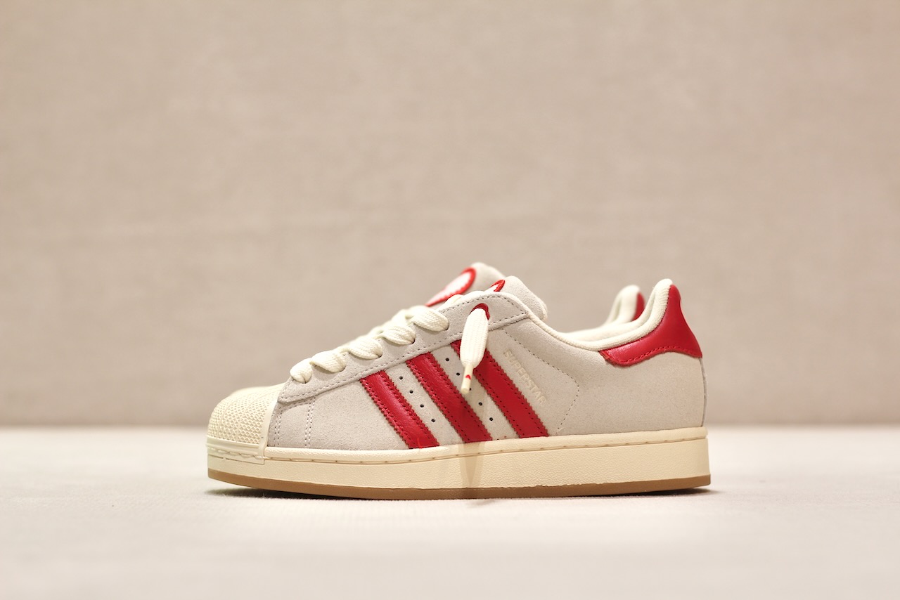 Superstar II W Valentine's Day Grey Red Heart