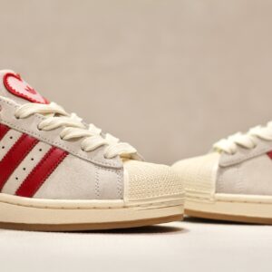 Superstar II W Valentine's Day Grey Red Heart