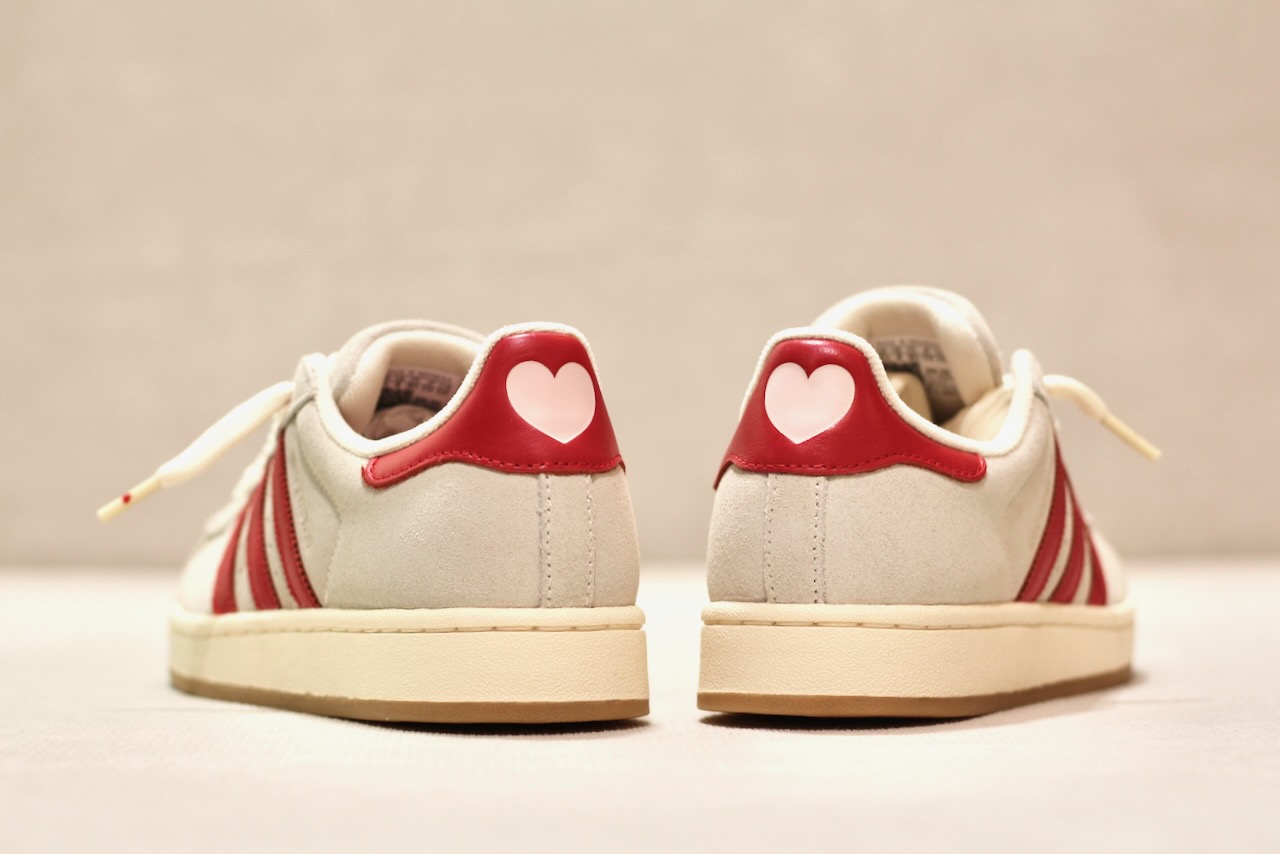 Superstar II W Valentine's Day Grey Red Heart