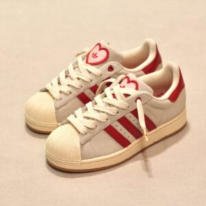 Superstar II W Valentine's Day Grey Red Heart