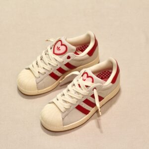 Superstar II W Valentine's Day Grey Red Heart