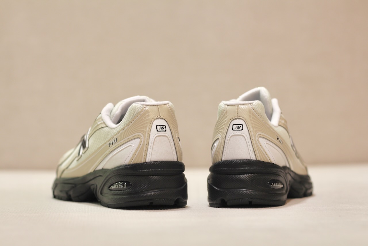 New Balance U 740 Timberwolf White