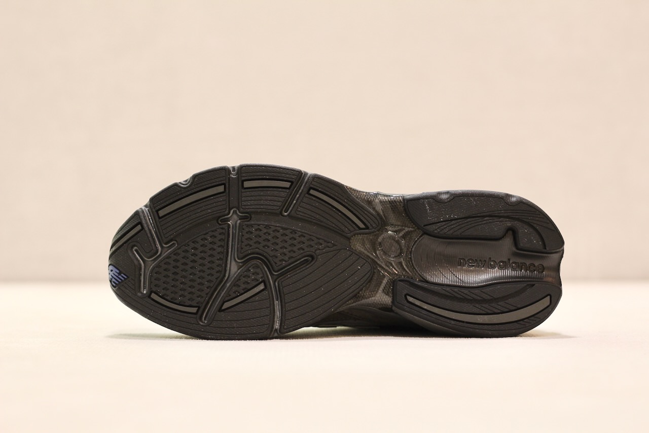 New Balance U 2010 Tornado Faded Black Dark Silver Metallic