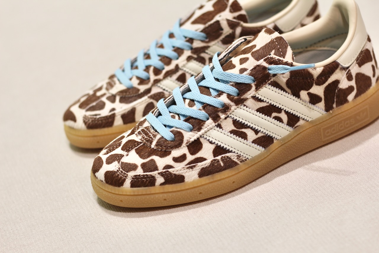 Handball Spezial W Crystal Linen Ivory Ice Blue Girafe