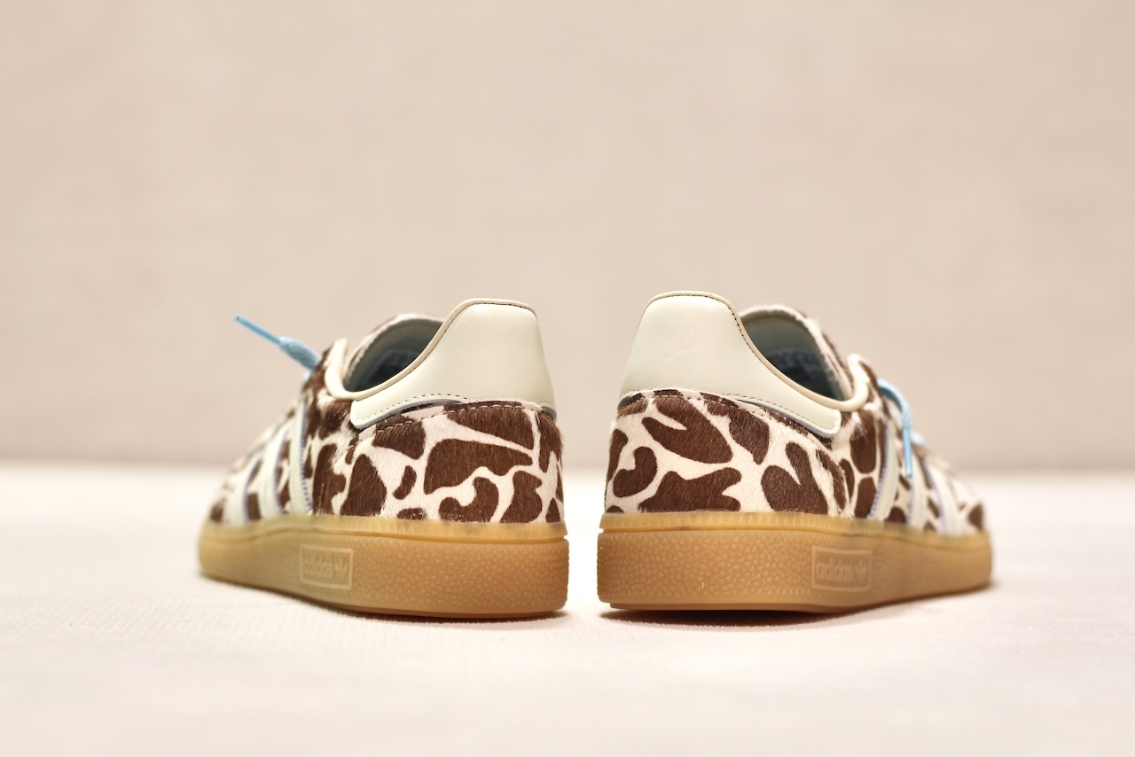 Handball Spezial W Crystal Linen Ivory Ice Blue Girafe