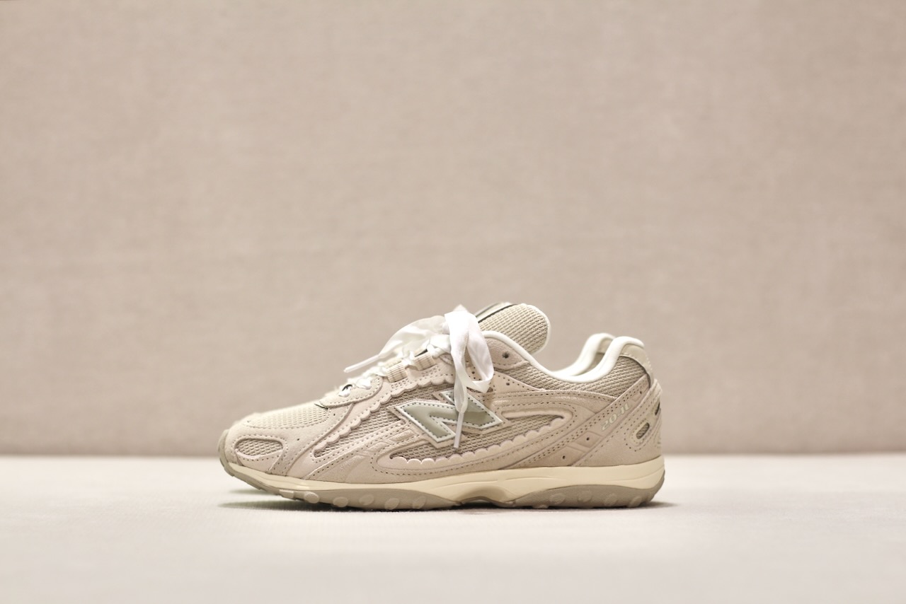 New Balance 204L Sea Salt Linen