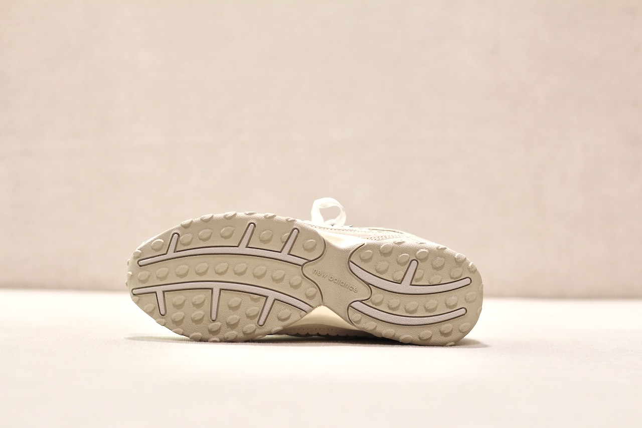 New Balance 204L Sea Salt Linen