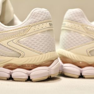 Asics Gel Cumulus 16 White Cream