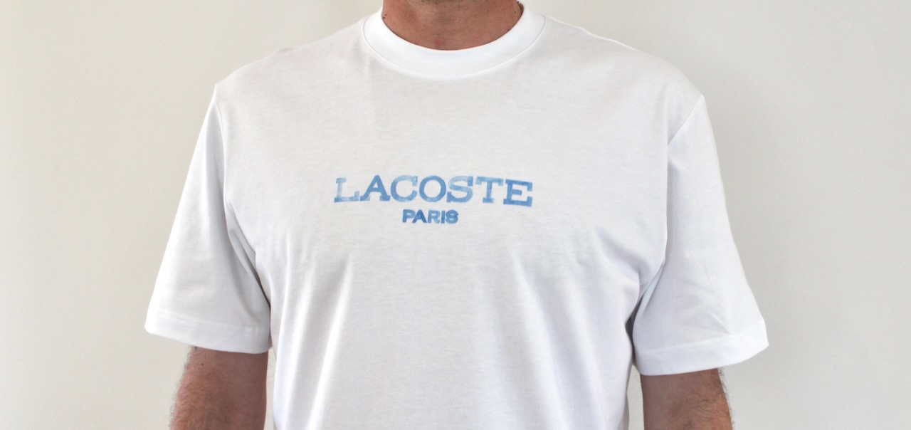 Lacoste Tee Shirt Antik Script Blanc Bleu
