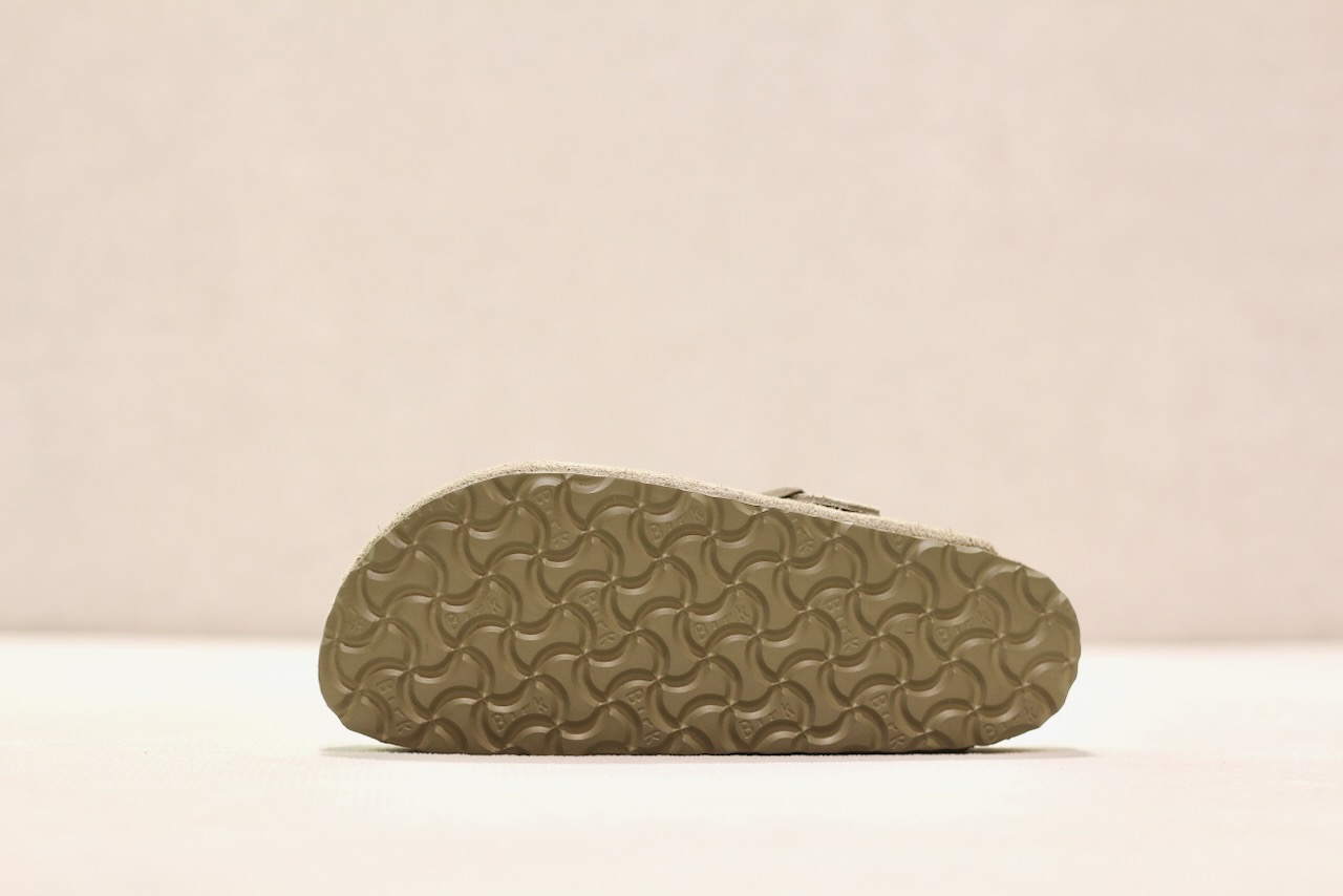 Boston LEVE Faded Khaki