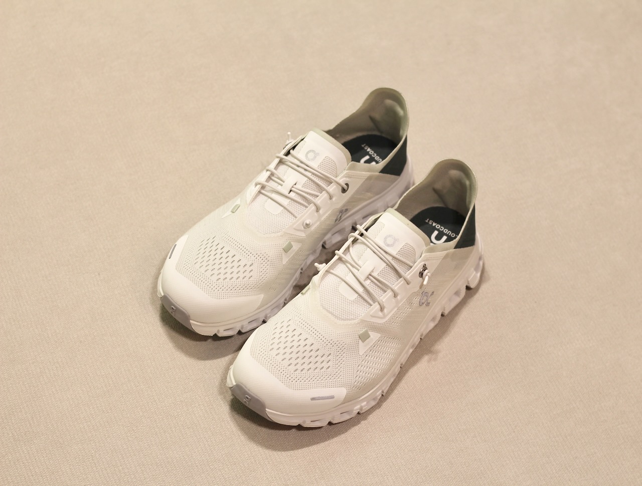 On Cloud 6 Coast M Ivory Olive