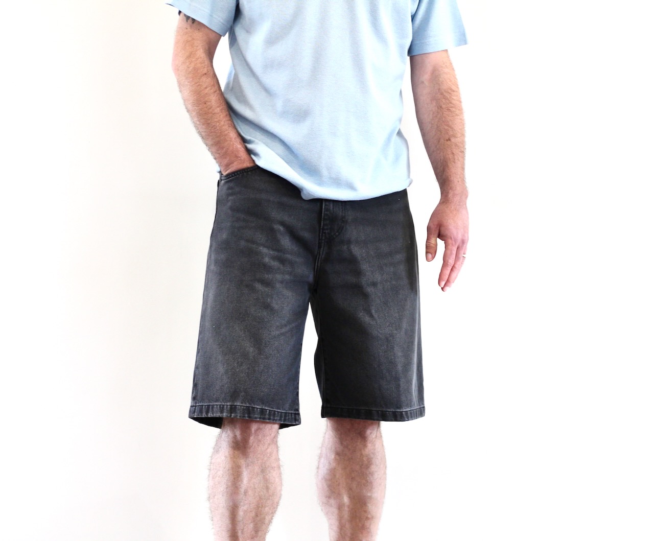 Landon Short Black Worn Bleached