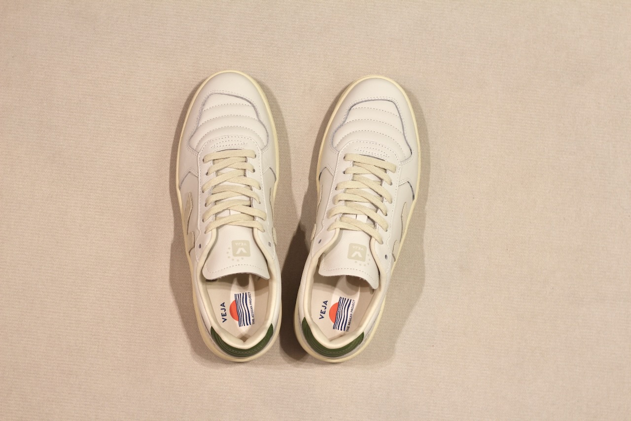 V-82 Grained Leather White Pierre Kiwi