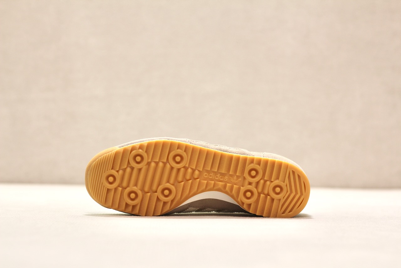 SL 72 OG Perf Wonder Beige White