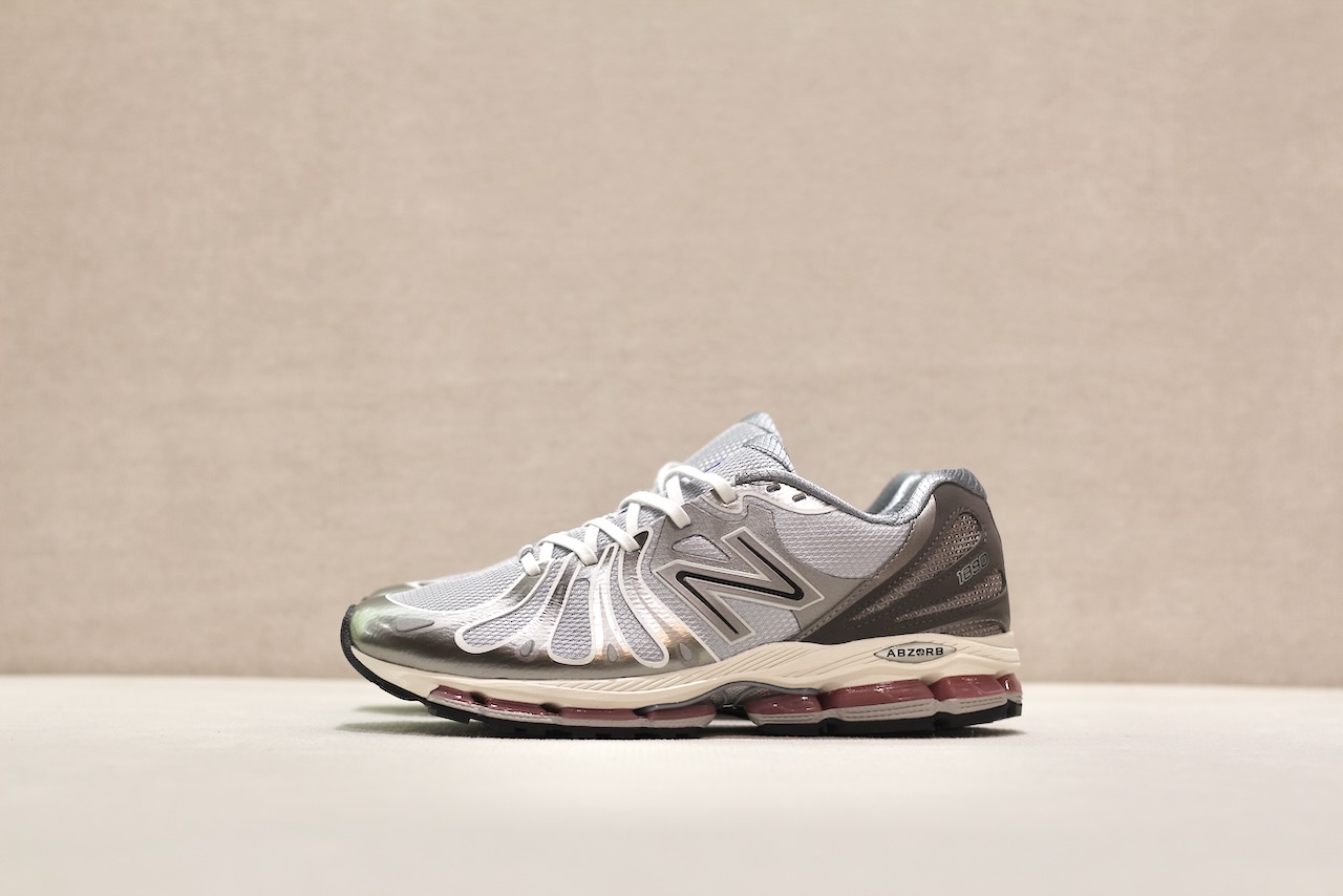 1890 7NG Dark Silver Metallic Granite