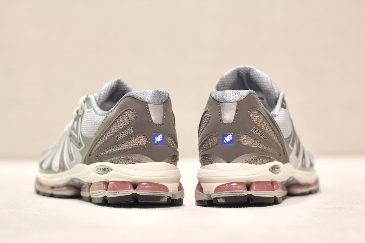 1890 7NG Dark Silver Metallic Granite