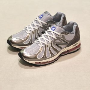 1890 7NG Dark Silver Metallic Granite