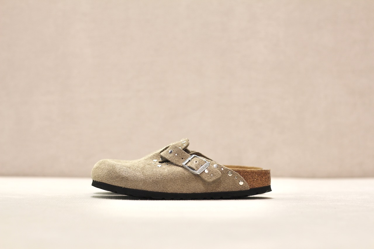 Boston Rivet Border LEVE Taupe