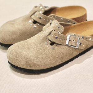 Boston Rivet Border LEVE Taupe