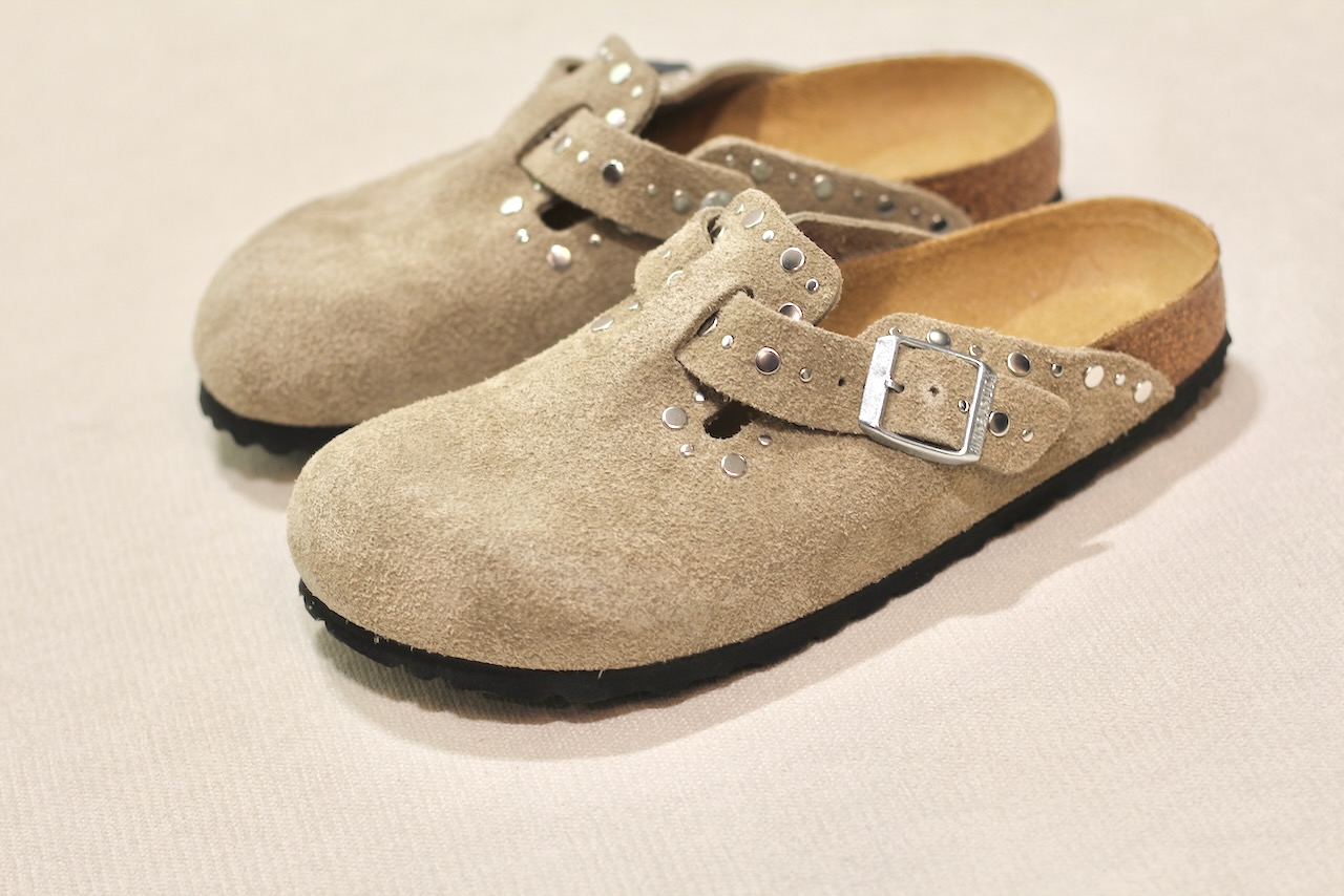 Boston Rivet Border LEVE Taupe