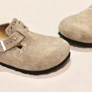 Boston Rivet Border LEVE Taupe