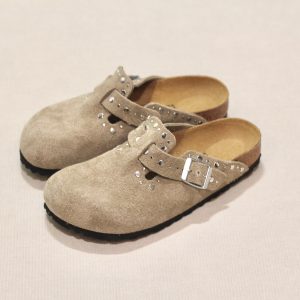 Boston Rivet Border LEVE Taupe