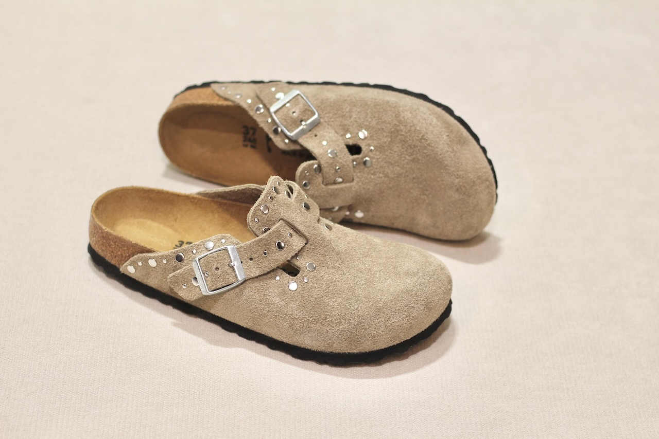 Boston Rivet Border LEVE Taupe