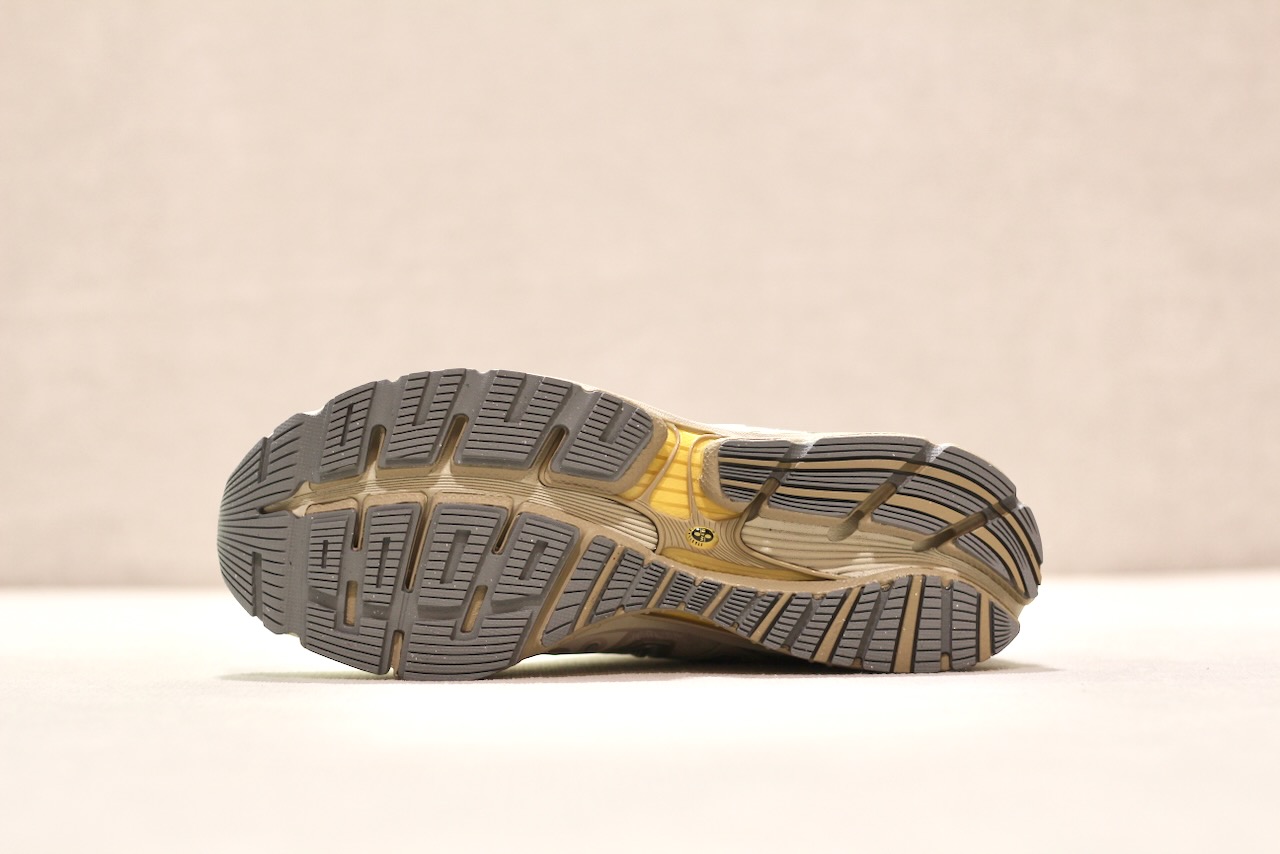 1890 Linen Punch Yellow Silver
