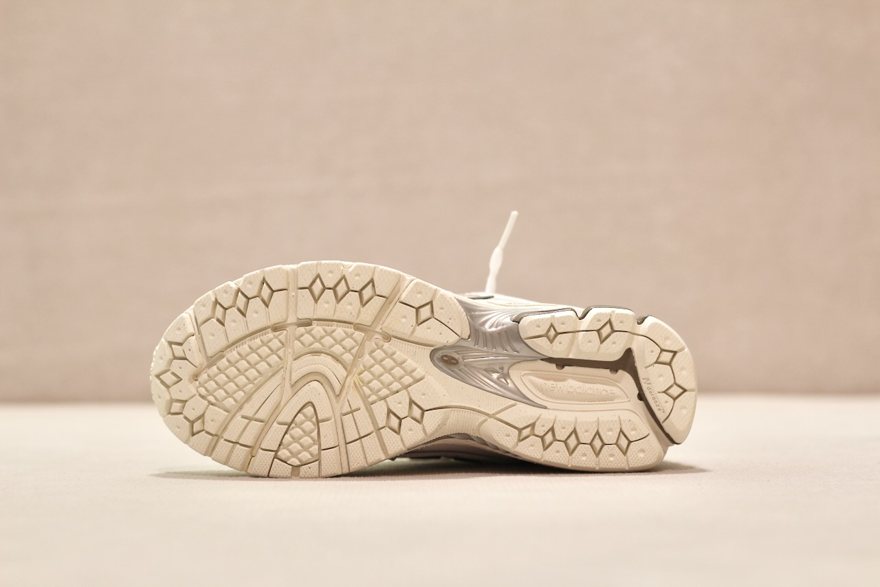 New Balance U1906 980 White Arid Stone