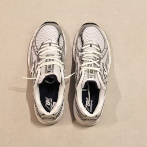 740 WN2 White Navy Silver