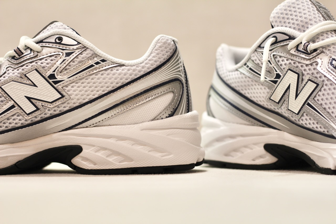 740 WN2 White Navy Silver