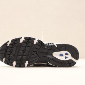 740 WN2 White Navy Silver