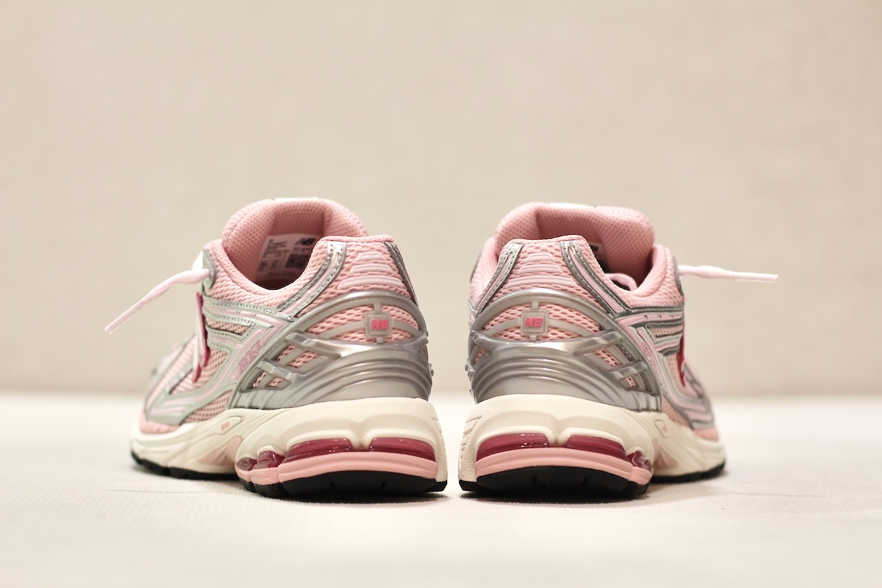 New Balance U1906 Pink Chalk Silver Metallic