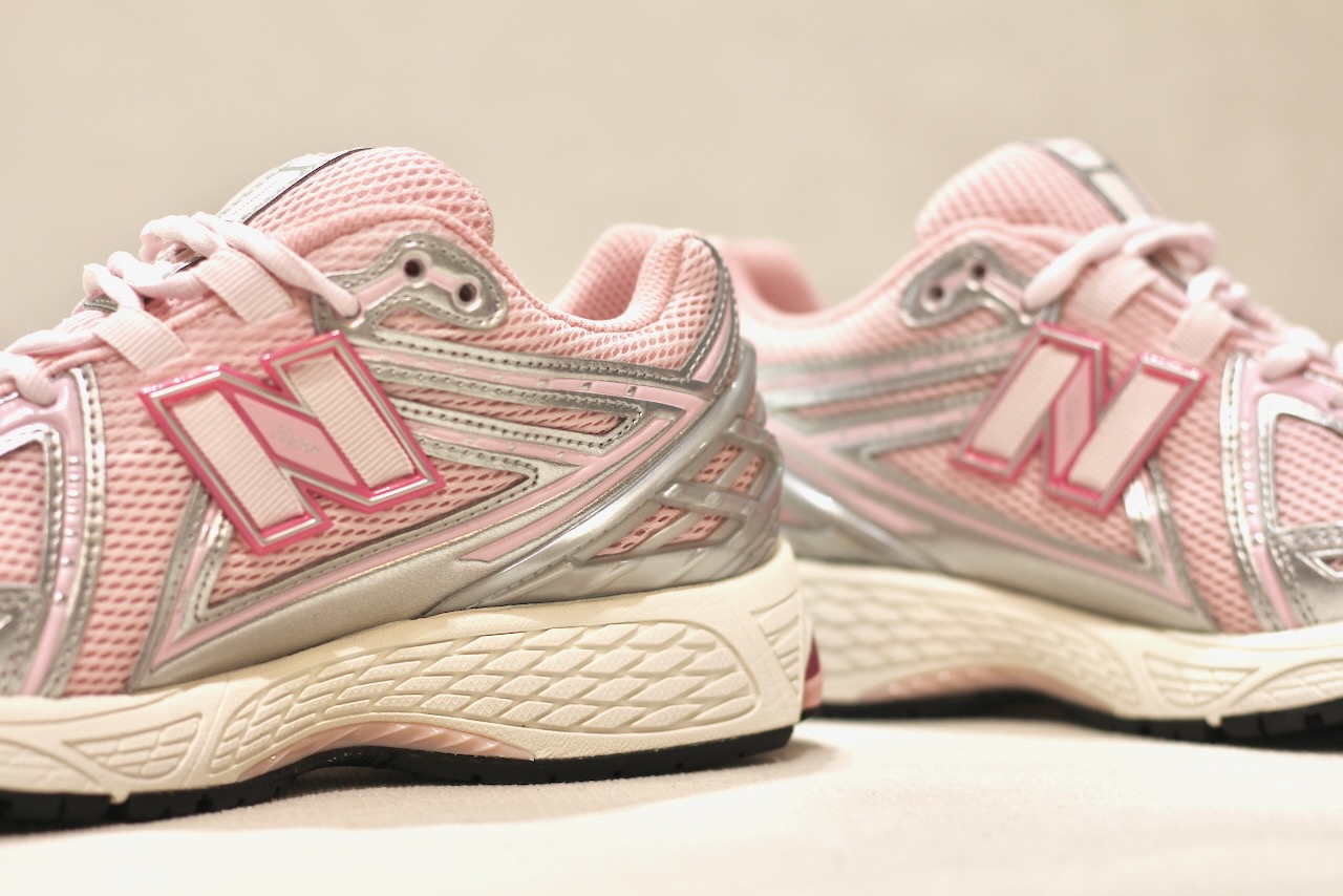 New Balance U1906 Pink Chalk Silver Metallic