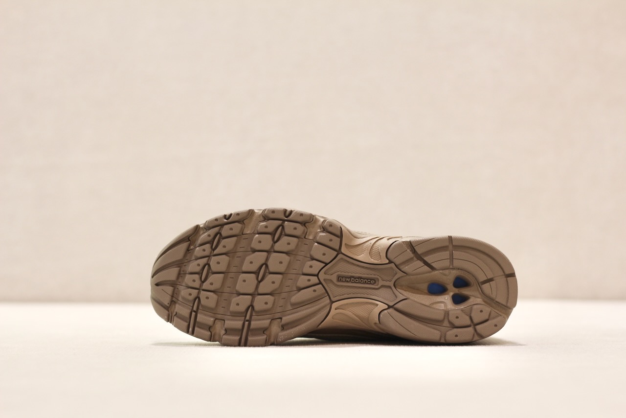 New Balance 740 2XX Mushroom Timberwolf