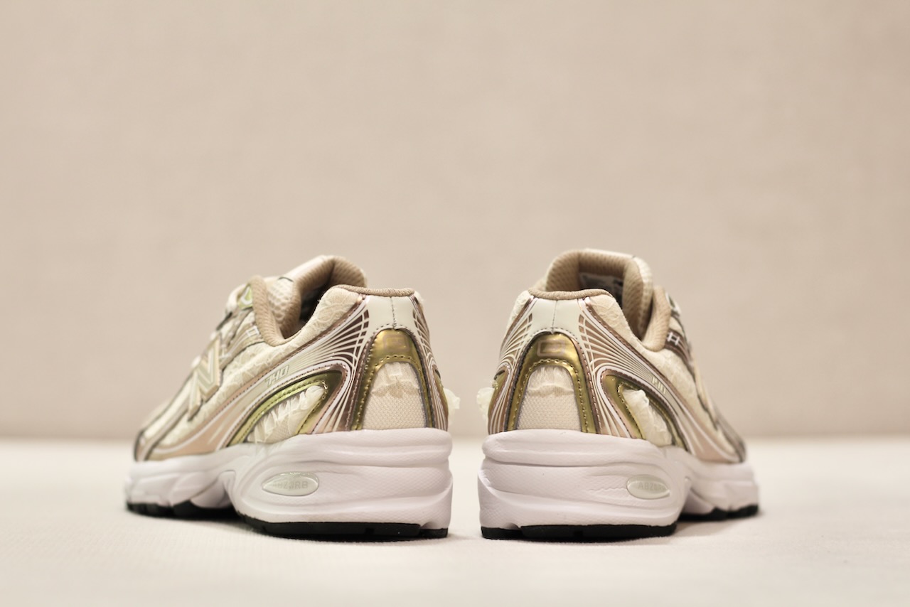 New Balance U740 7DS Sea Salt Silver Metallic