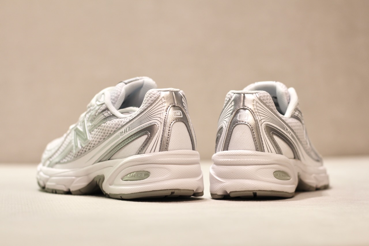 New Balance U740 WM2 White Silver Metallic Reflet