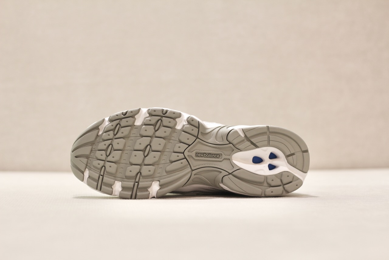 New Balance U740 WM2 White Silver Metallic Reflet