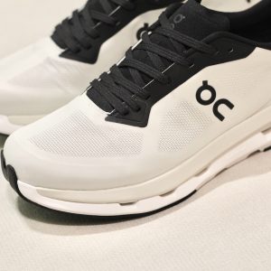 ON Cloudzone Ice Black