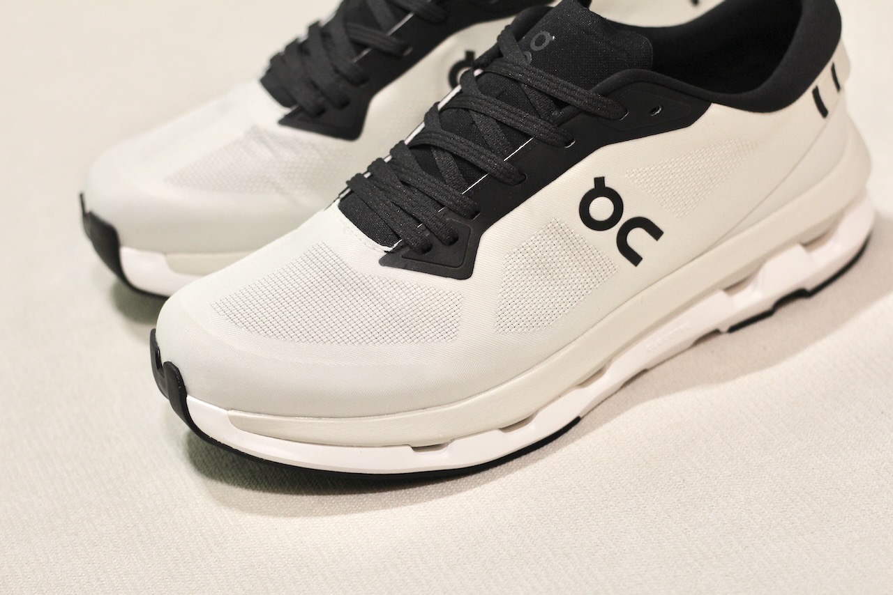 ON Cloudzone Ice Black