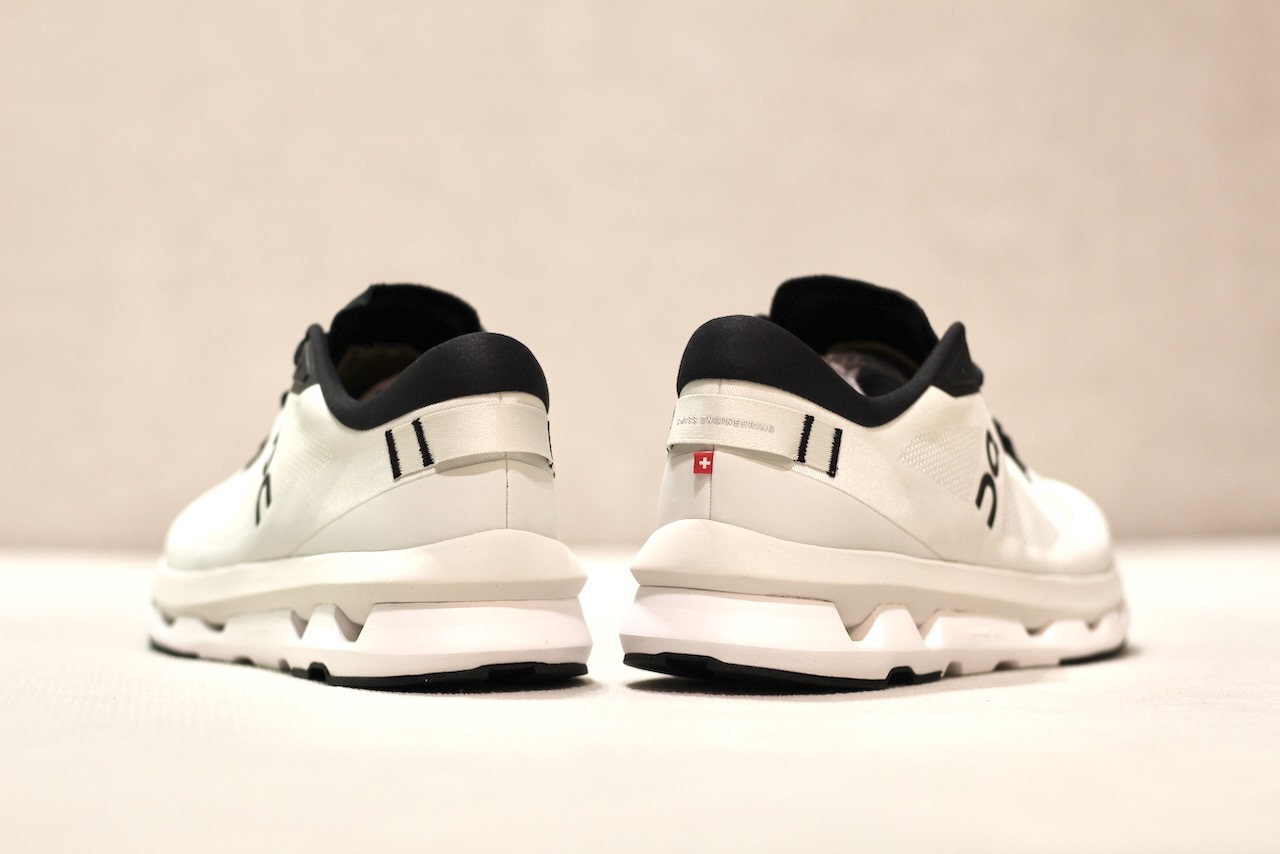 ON Cloudzone Ice Black