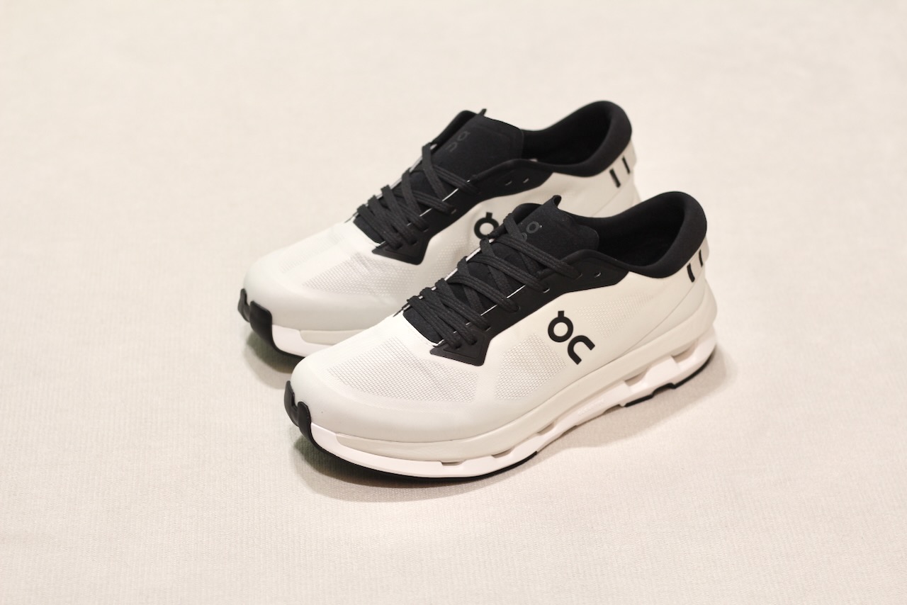 ON Cloudzone Ice Black