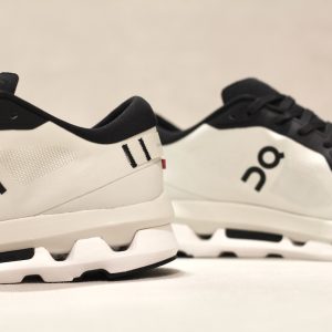 ON Cloudzone Ice Black
