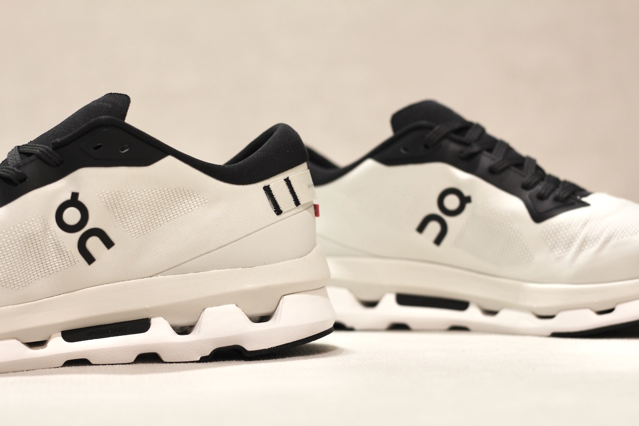 ON Cloudzone Ice Black