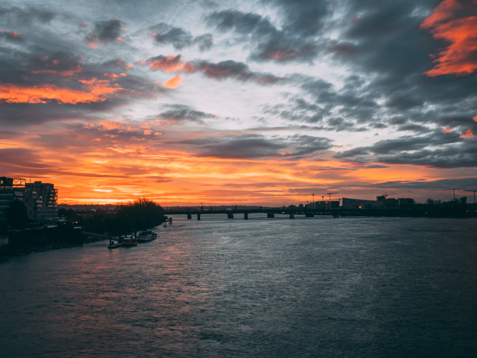 La Garonne Bordeaux