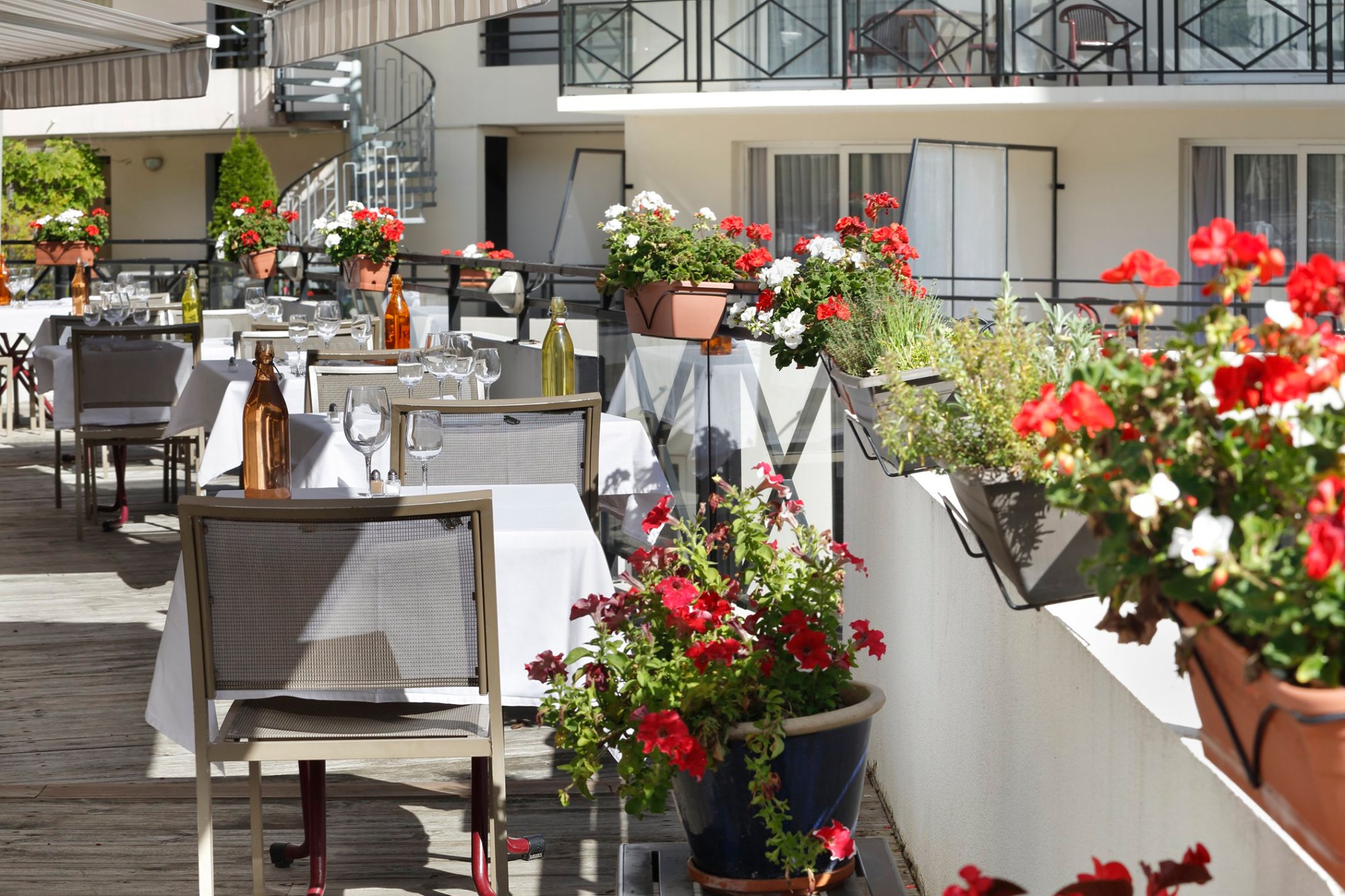 Restaurant Les Cerisiers (Hôtel Amélie) à BridesLesBains (73570) Carte des plats Restaurant Les Cerisiers (Hôtel Amélie) à BridesLesBains (73570) Carte des plats