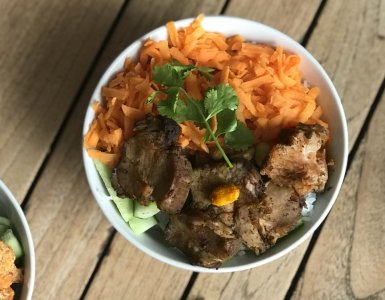 Bol banh mi au porc laqué