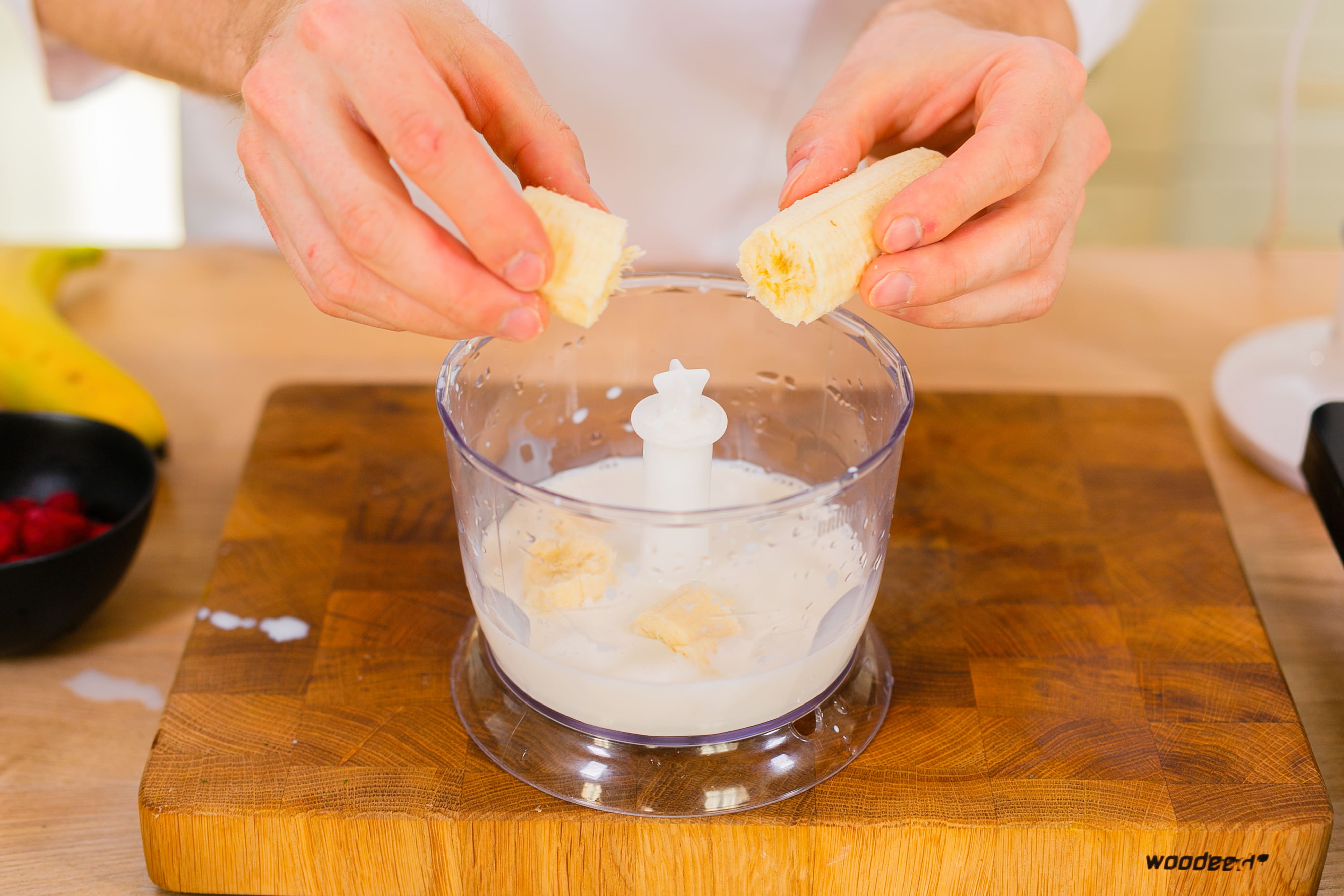 Raspberry Banana Smoothie Bowl — step-by-step recipe with photos, videos, kbju and ingredients